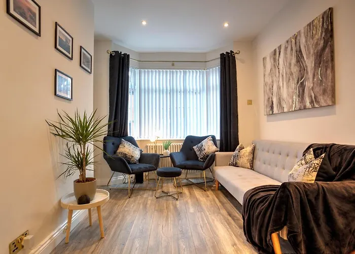 The Belfast Boutique Sleeps 7 adults!